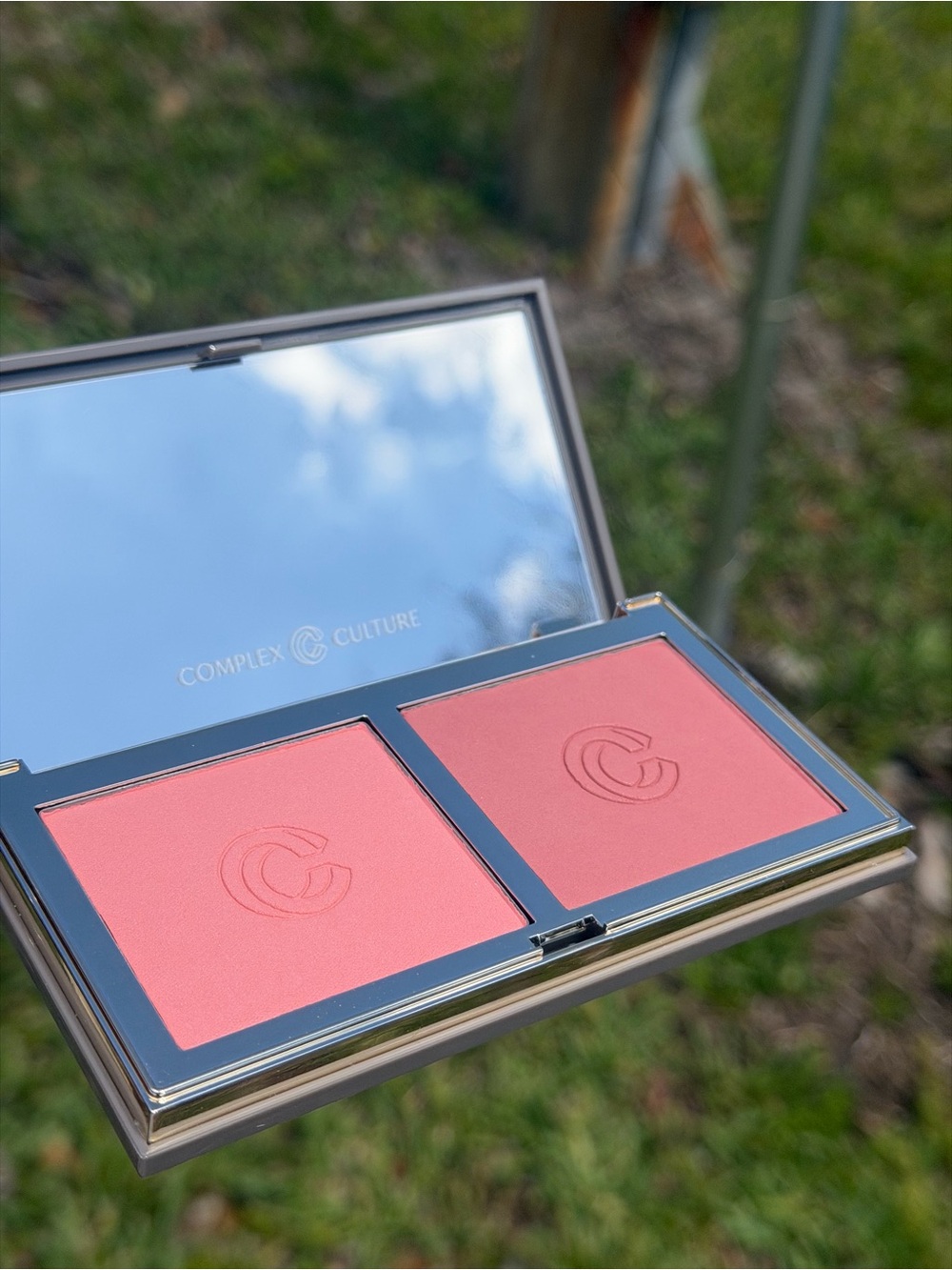 COMPLEX CULTURE Good Glow Blush Duo Palette - Picture 3 of 13